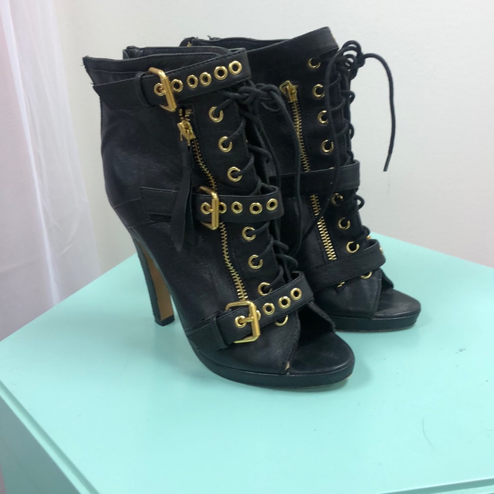 Dolce Vita stiletto.